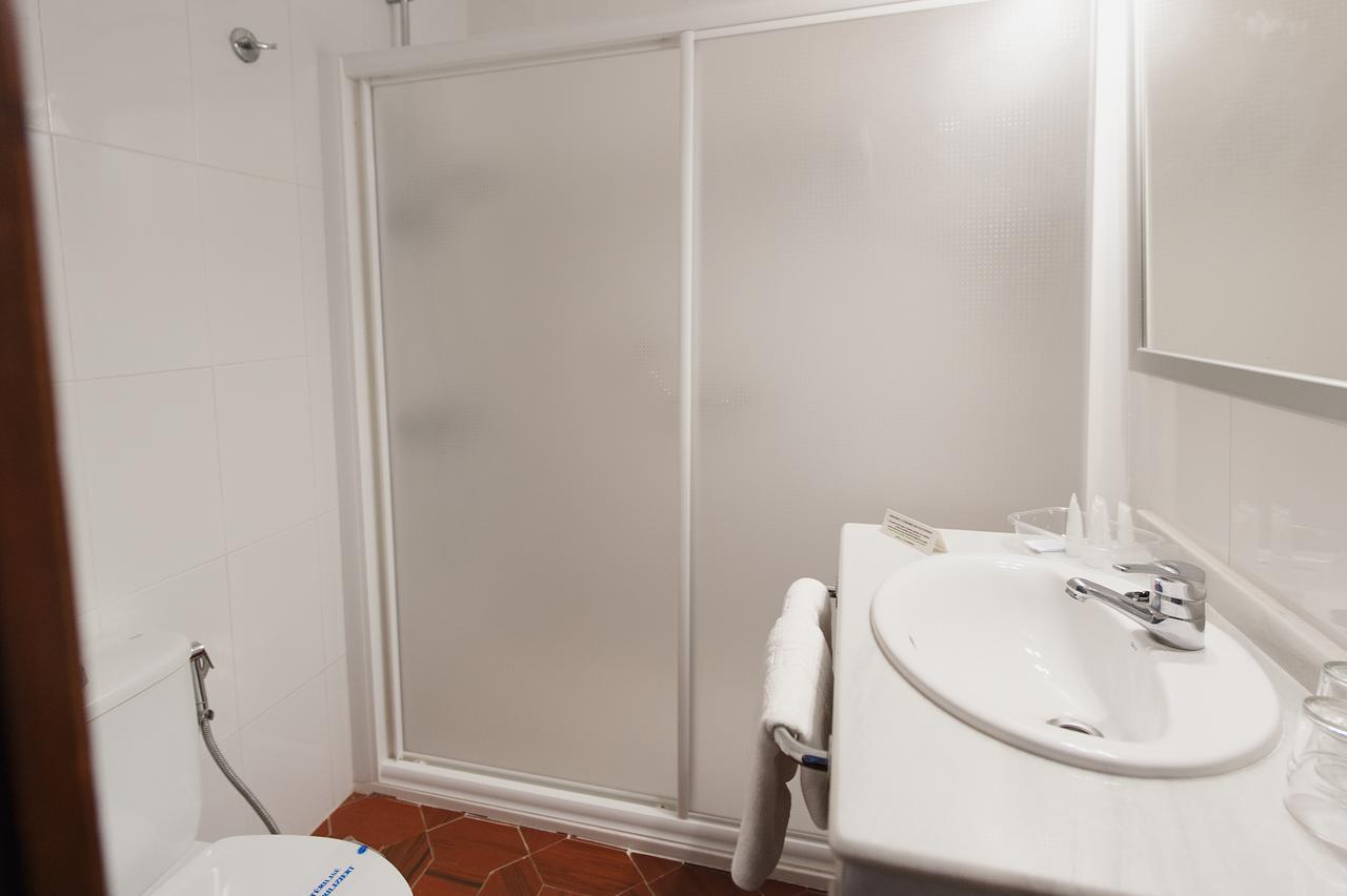 La Codorniz Hotel Tarifa Luaran gambar